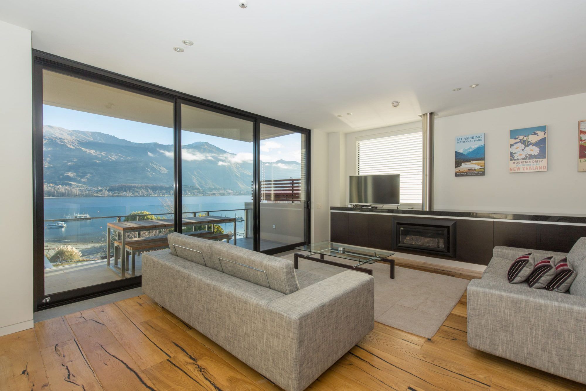 Luxury in Wanaka Lakeshore Springs Wanaka