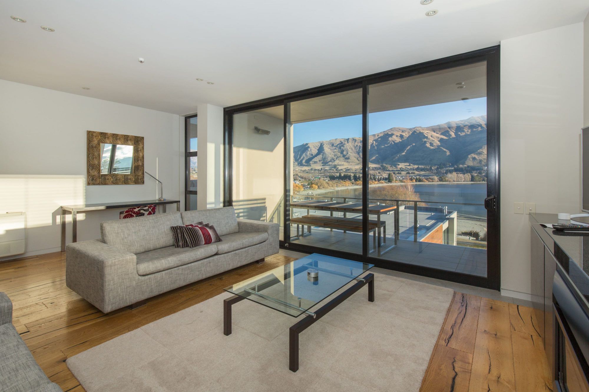 Luxury in Wanaka Lakeshore Springs Wanaka