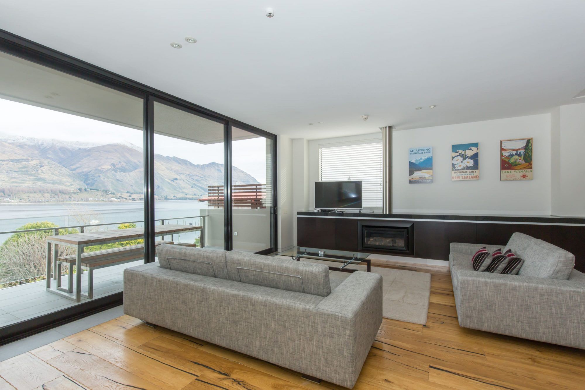 Gallery Lakeshore Springs Wanaka